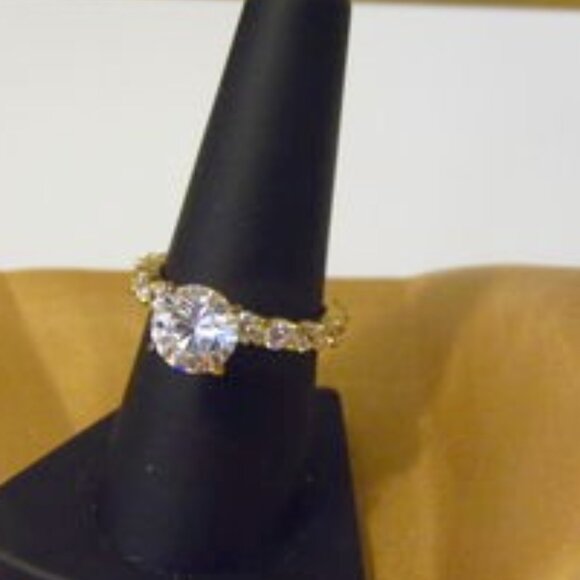 Raidiance by Absolute Solitaire Ring Size 8 - Picture 7 of 8